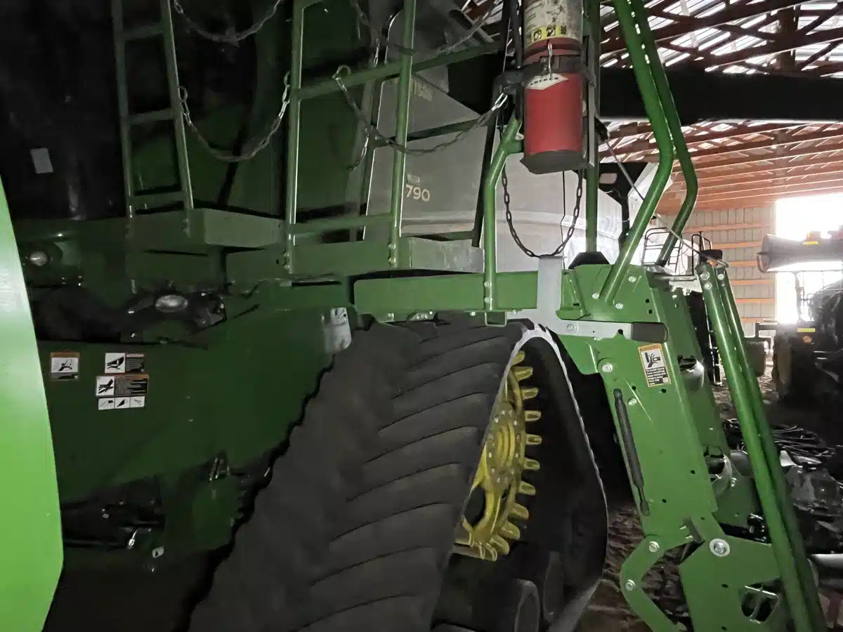 Gallery image 1 for Used 2021 John Deere S790 Combine