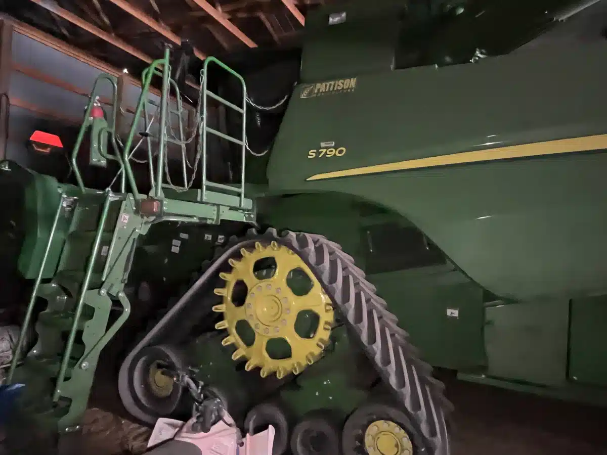 Gallery image 2 for Used 2021 John Deere S790 Combine
