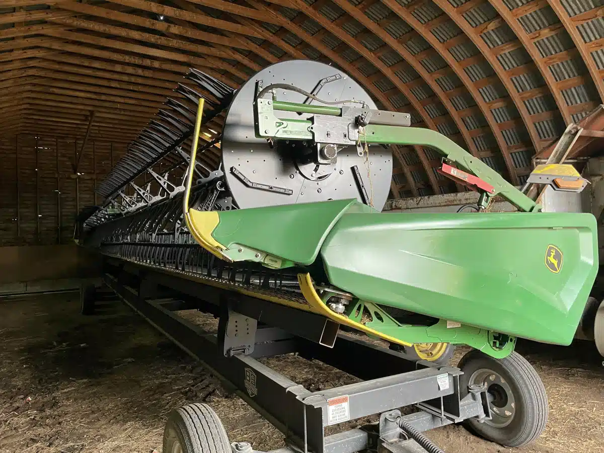 Gallery image 1 for Used 2022 John Deere HD50R Header - Draper