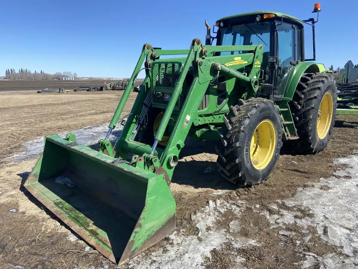 Gallery image 1 for Used 2009 John Deere 7330 Tractor