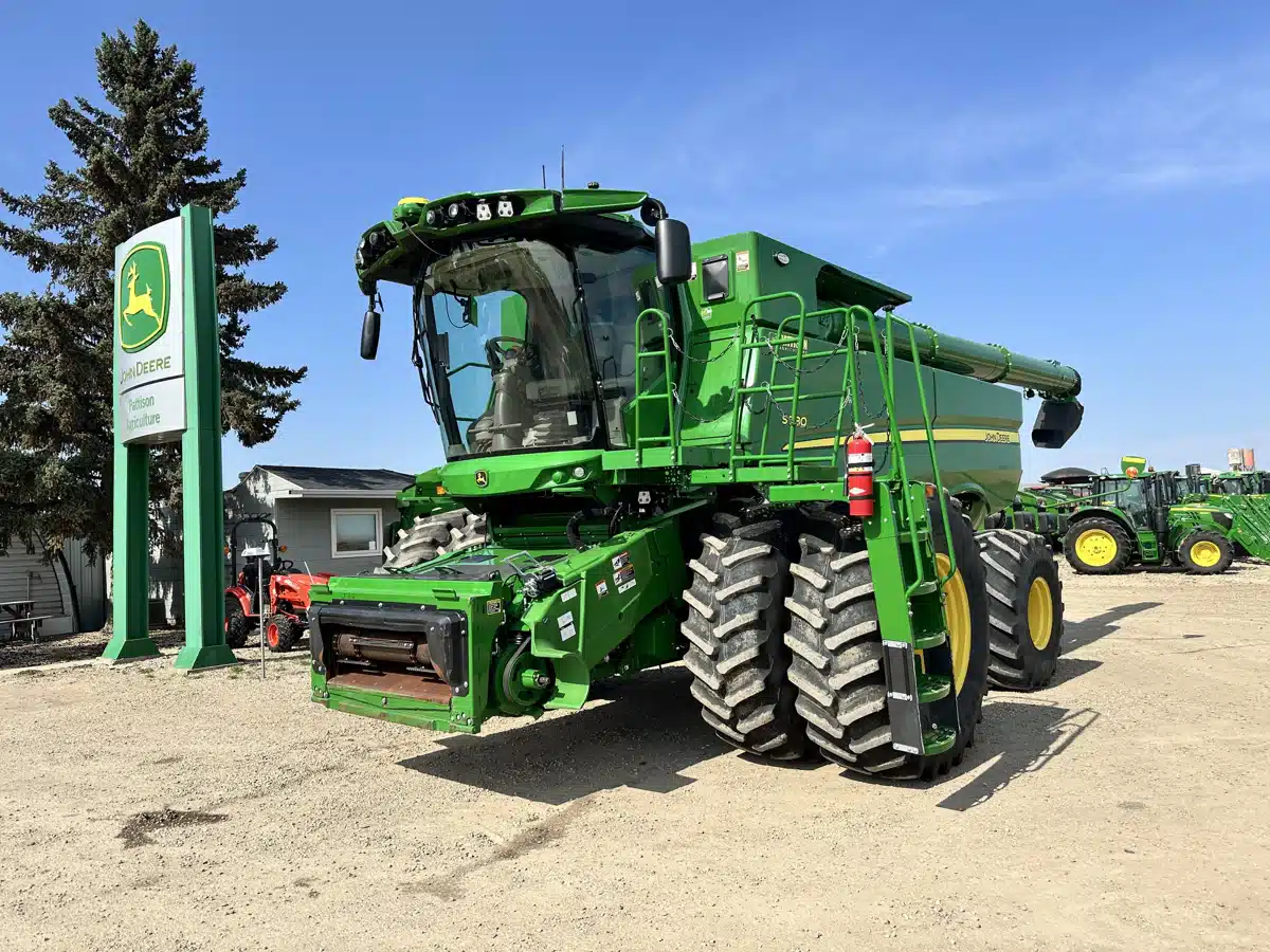 Gallery image 1 for 2024 John Deere S780 Combine
