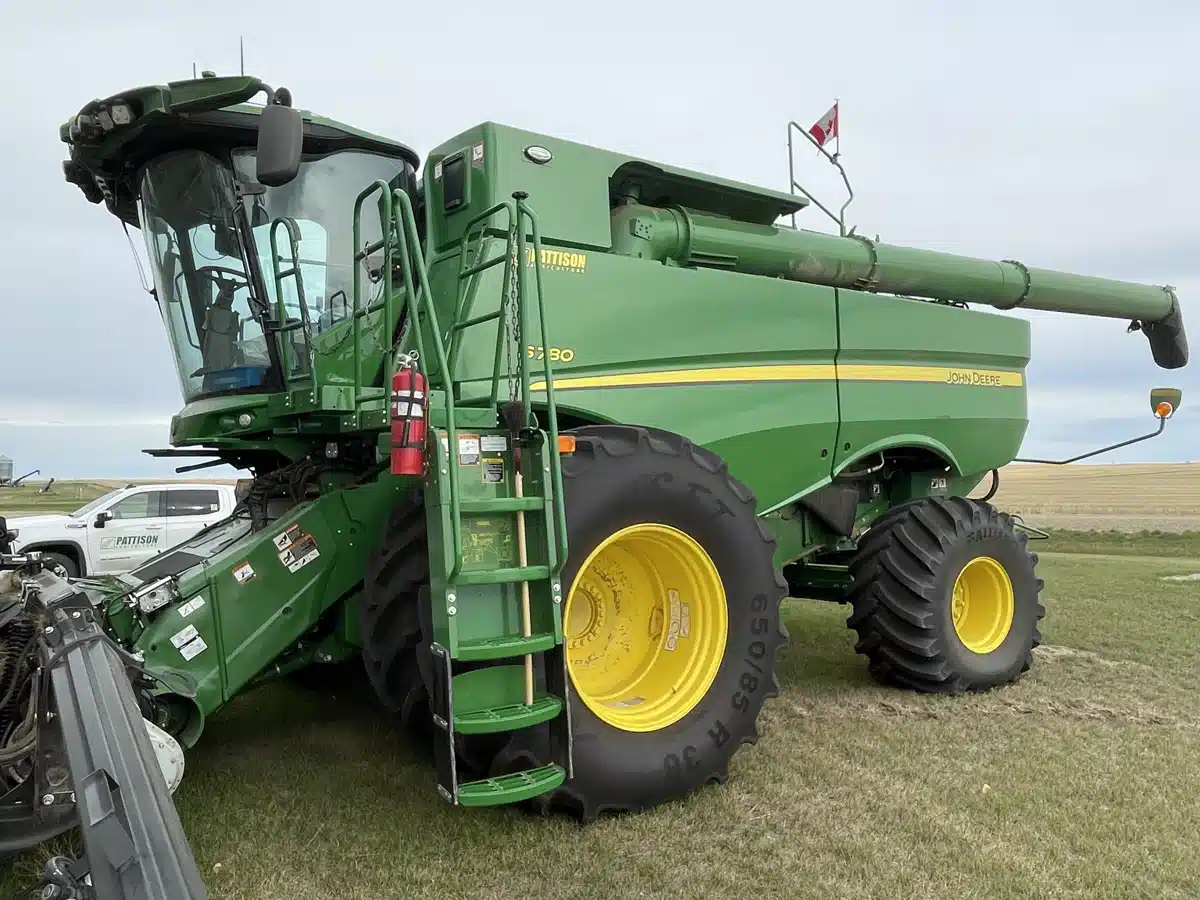 Gallery image 1 for Used 2024 John Deere S780 Combine