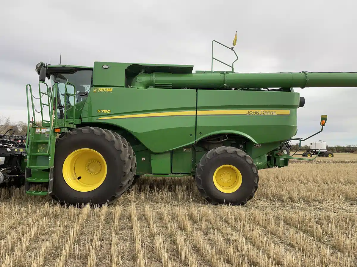Gallery image 2 for Used 2024 John Deere S780 Combine