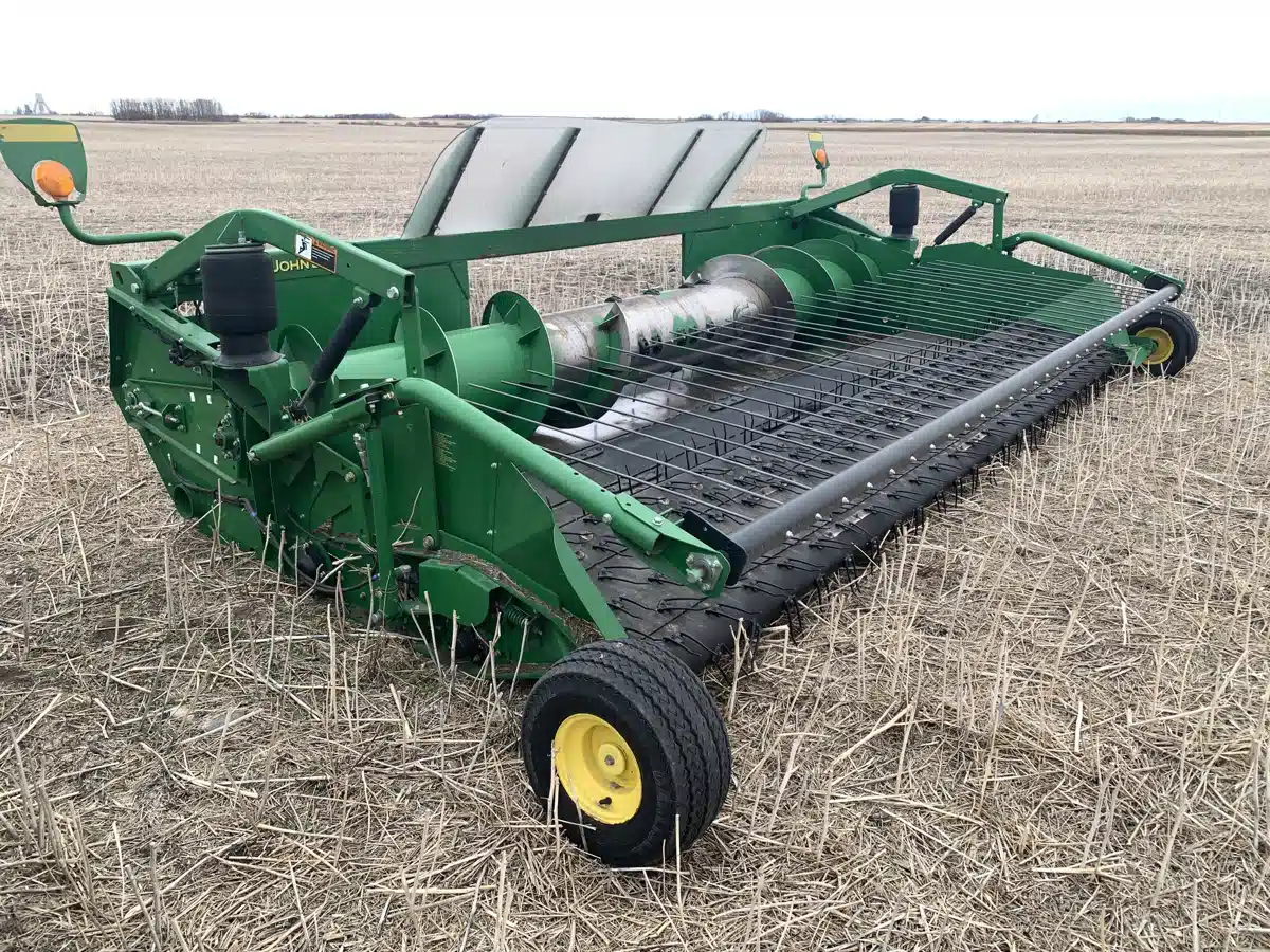 Gallery image 2 for Used 2016 John Deere 615P Header - Draper