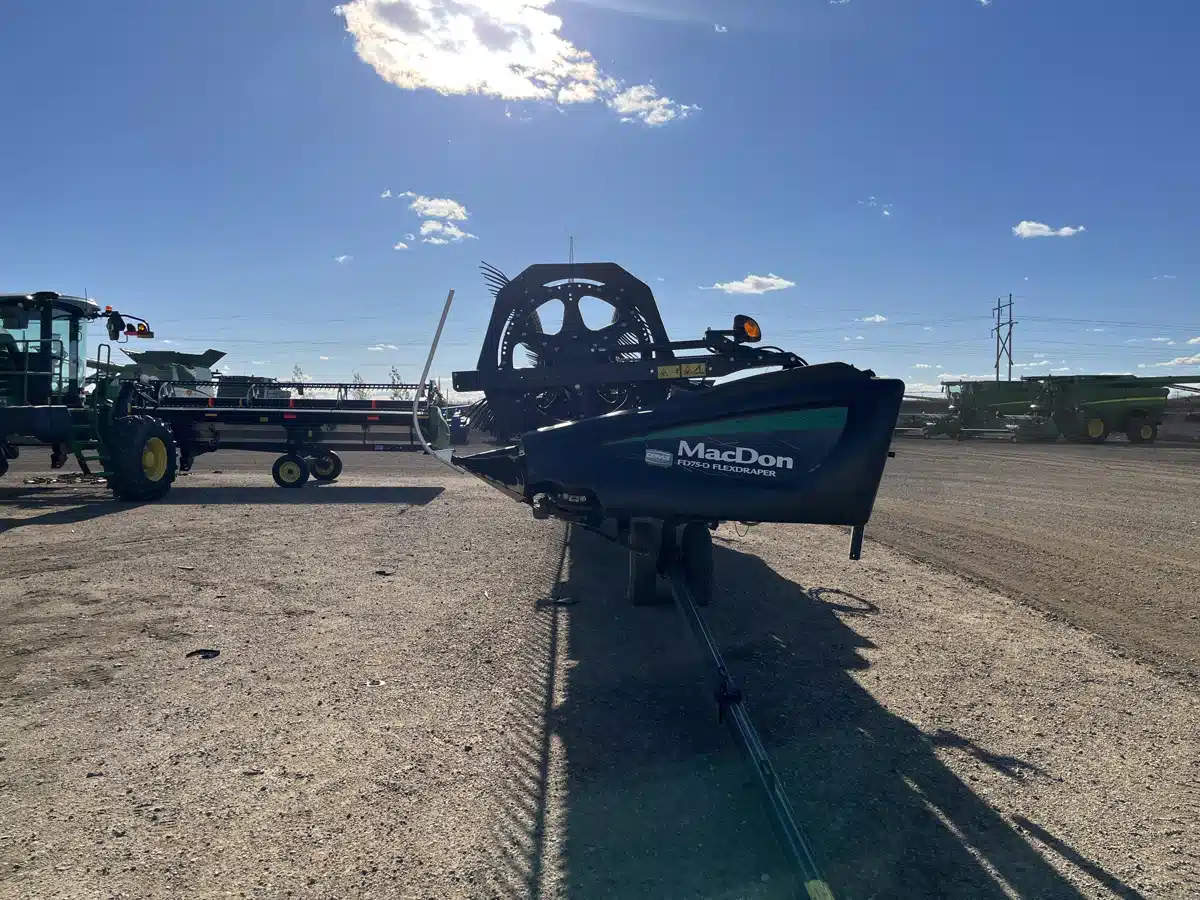 Gallery image 2 for Used 2015 MacDon FD75 Header - Flex Draper