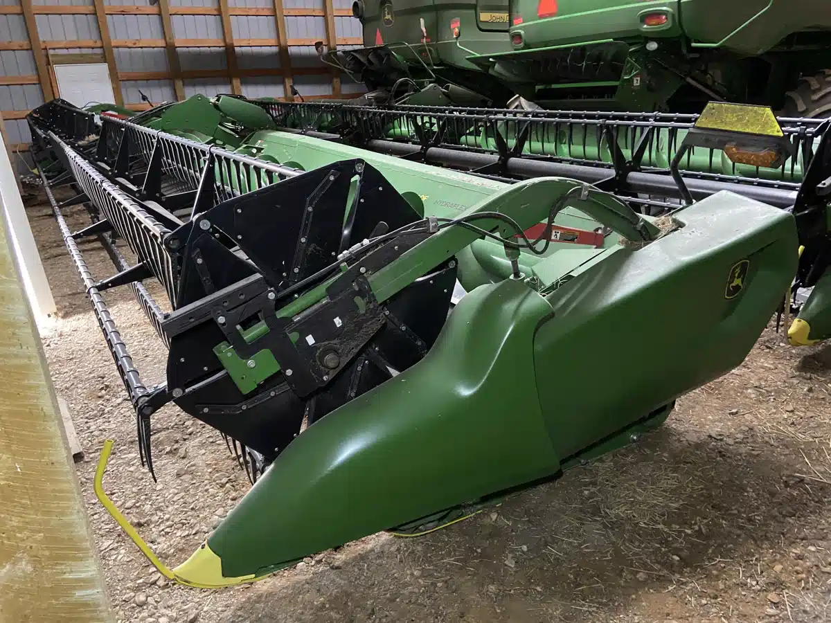 Gallery image 1 for Used 2022 John Deere RD40F Header - Flex