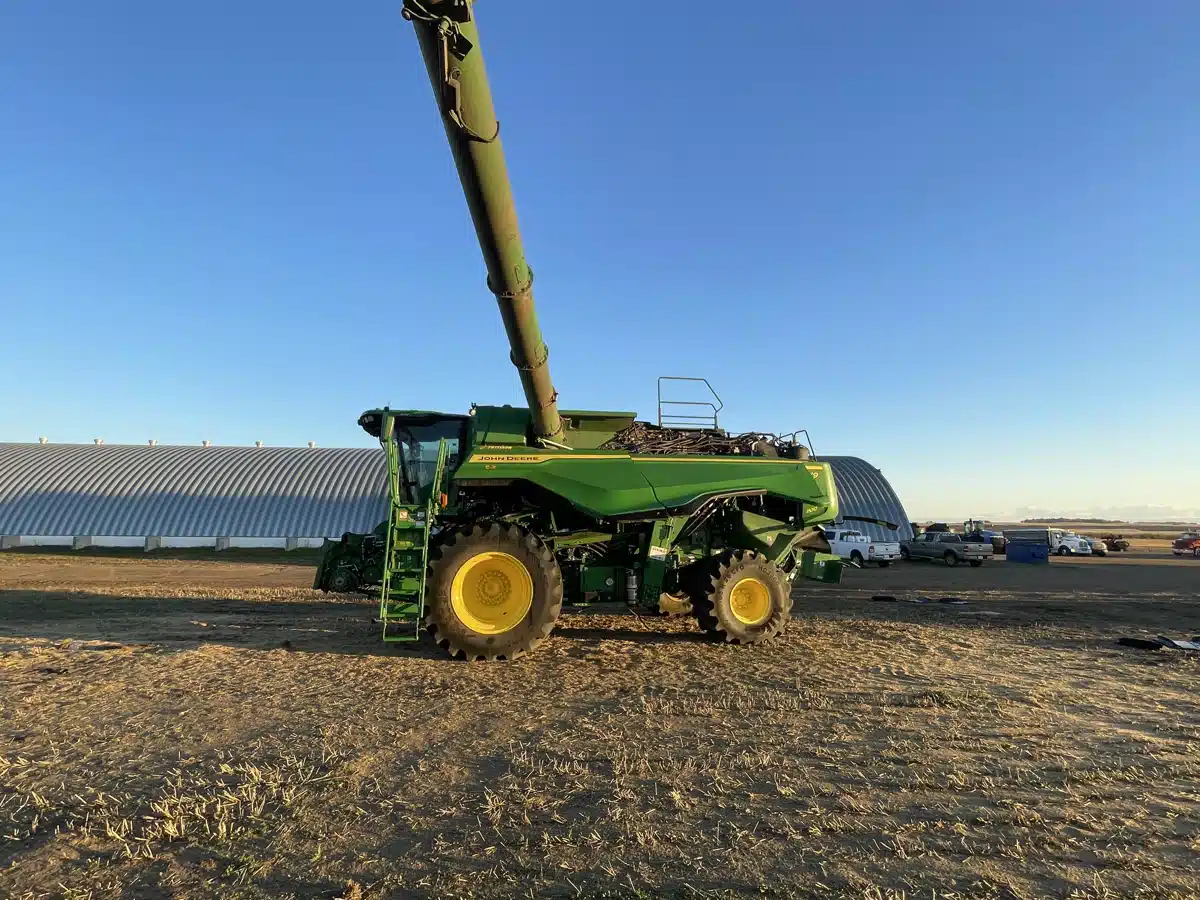 Gallery image 2 for Used 2023 John Deere X9 1100 Combine