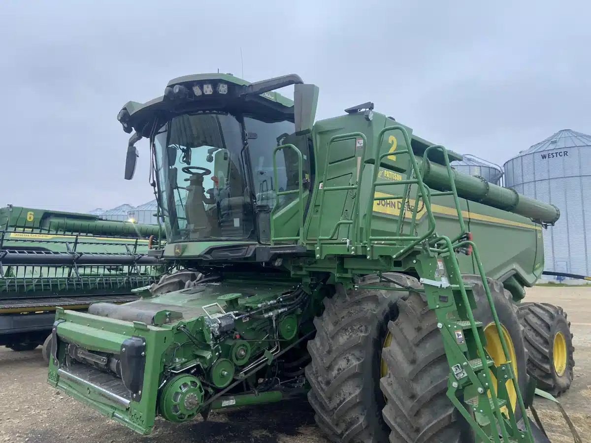 Gallery image 1 for Used 2023 John Deere X9 1100 Combine
