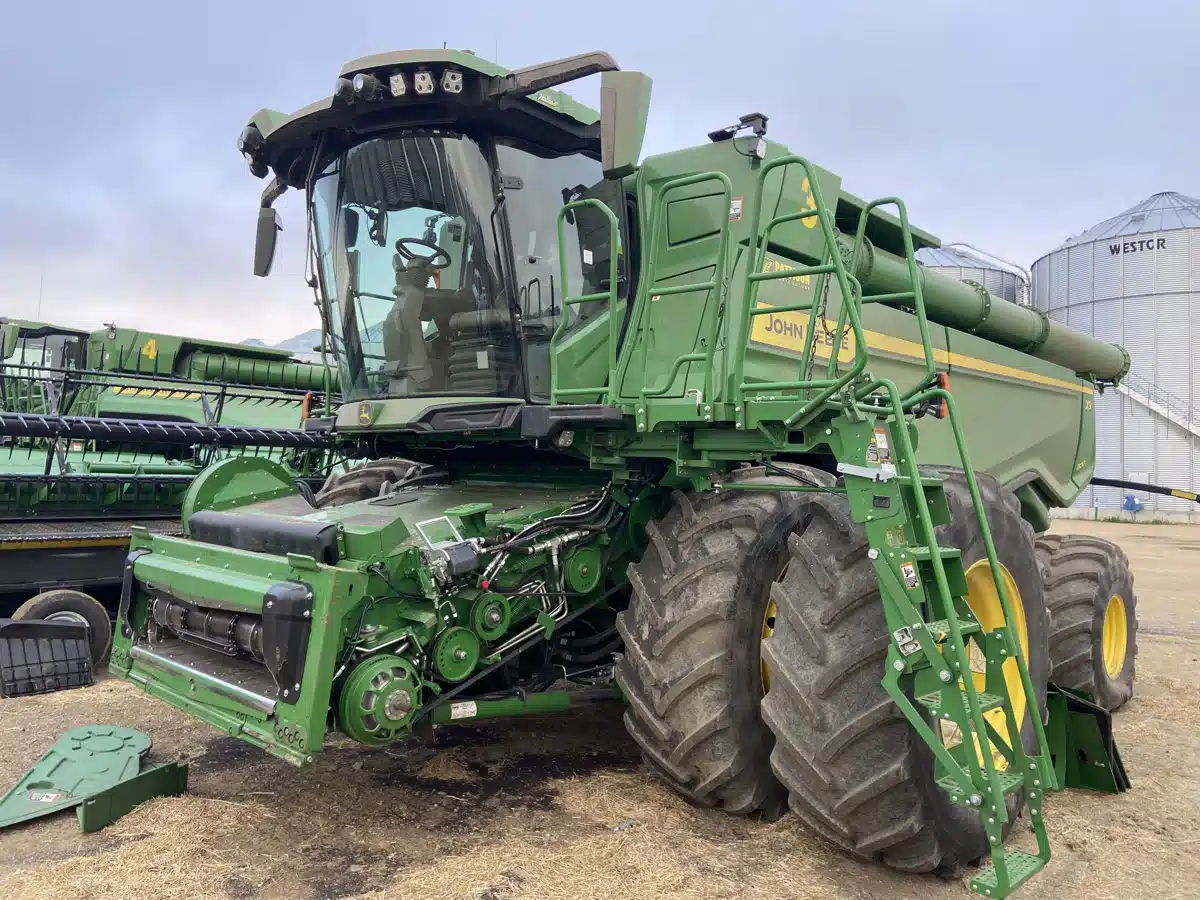 Gallery image 1 for Used 2023 John Deere X9 1100 Combine