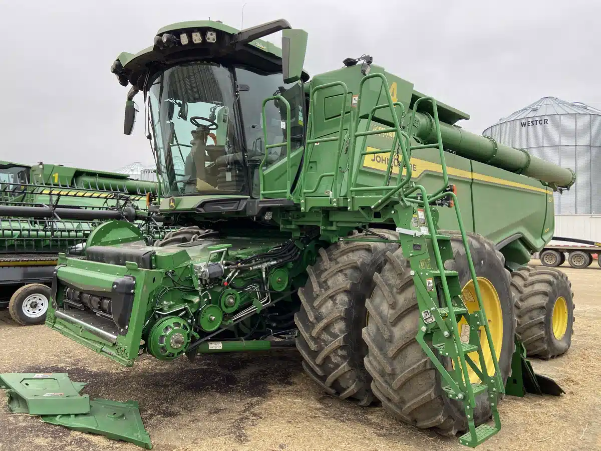 Gallery image 1 for Used 2023 John Deere X9 1100 Combine