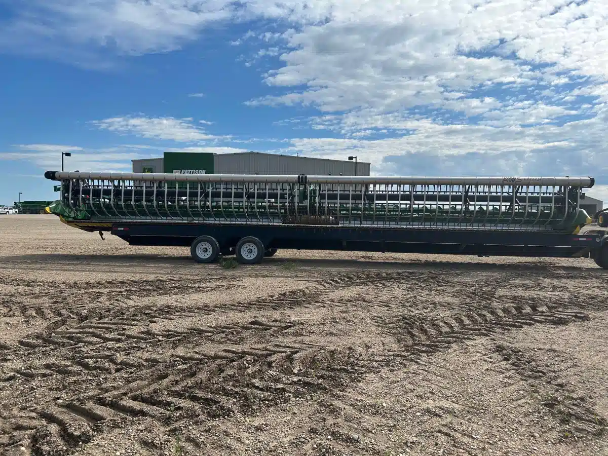 Gallery image 2 for Used 2017 John Deere 645FD Header - Draper