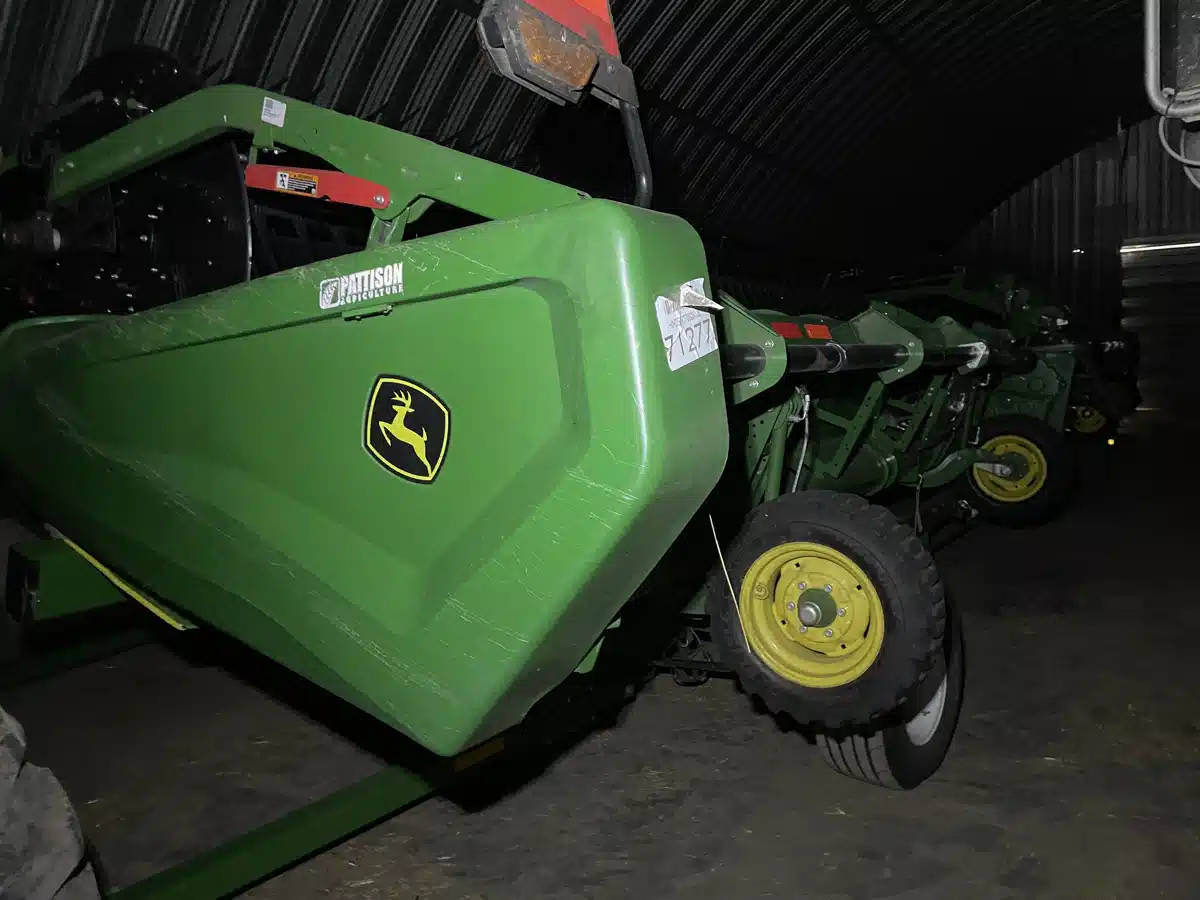 Gallery image 1 for Used 2023 John Deere HD50R Header - Draper