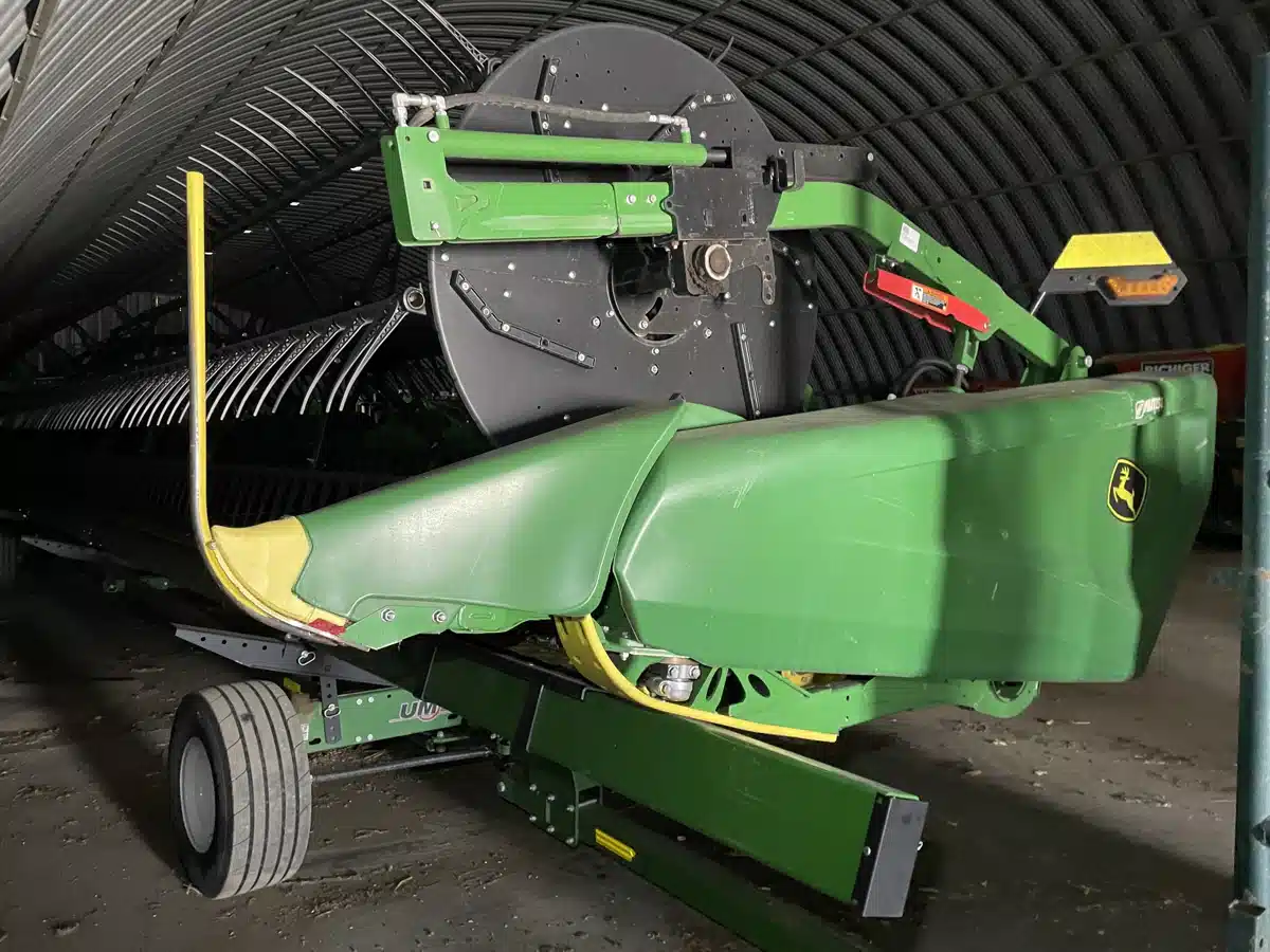 Gallery image 2 for Used 2023 John Deere HD50R Header - Draper