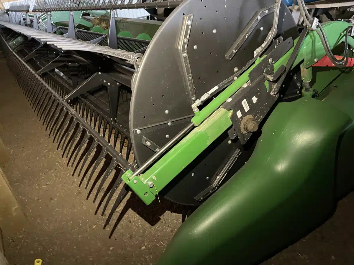 Gallery image 2 for Used 2020 John Deere 740FD Header - Draper