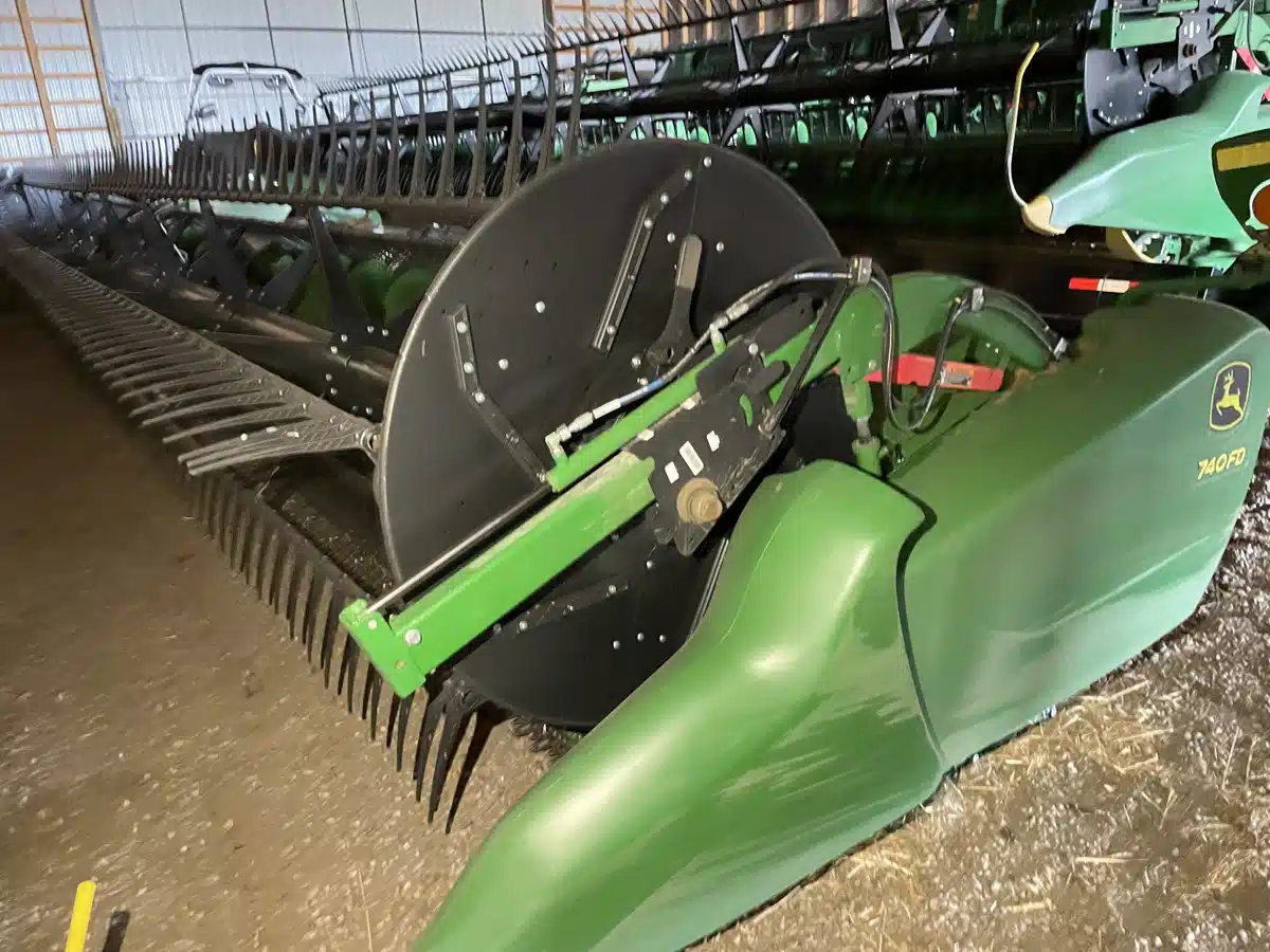 Gallery image 2 for Used 2020 John Deere 740FD Header - Draper