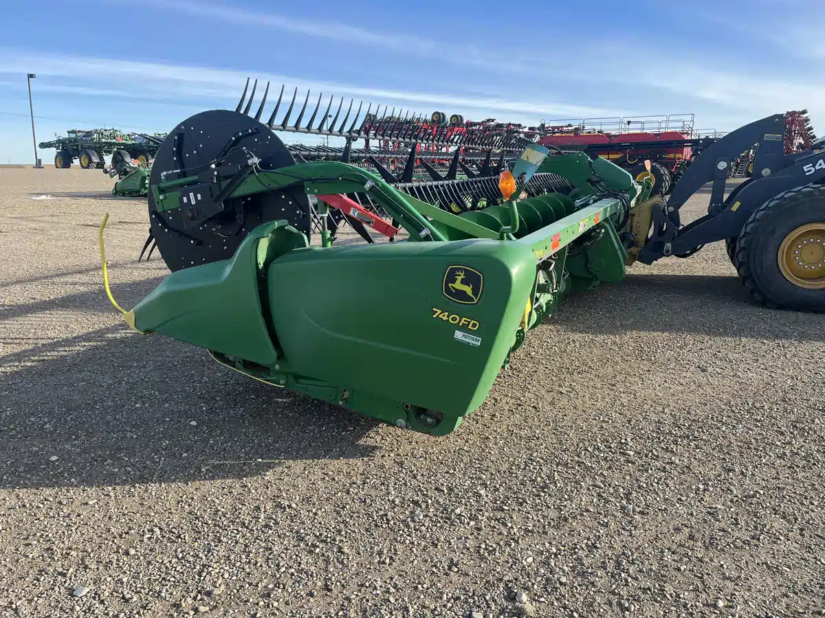 Gallery image 2 for Used 2020 John Deere 740FD Header - Draper
