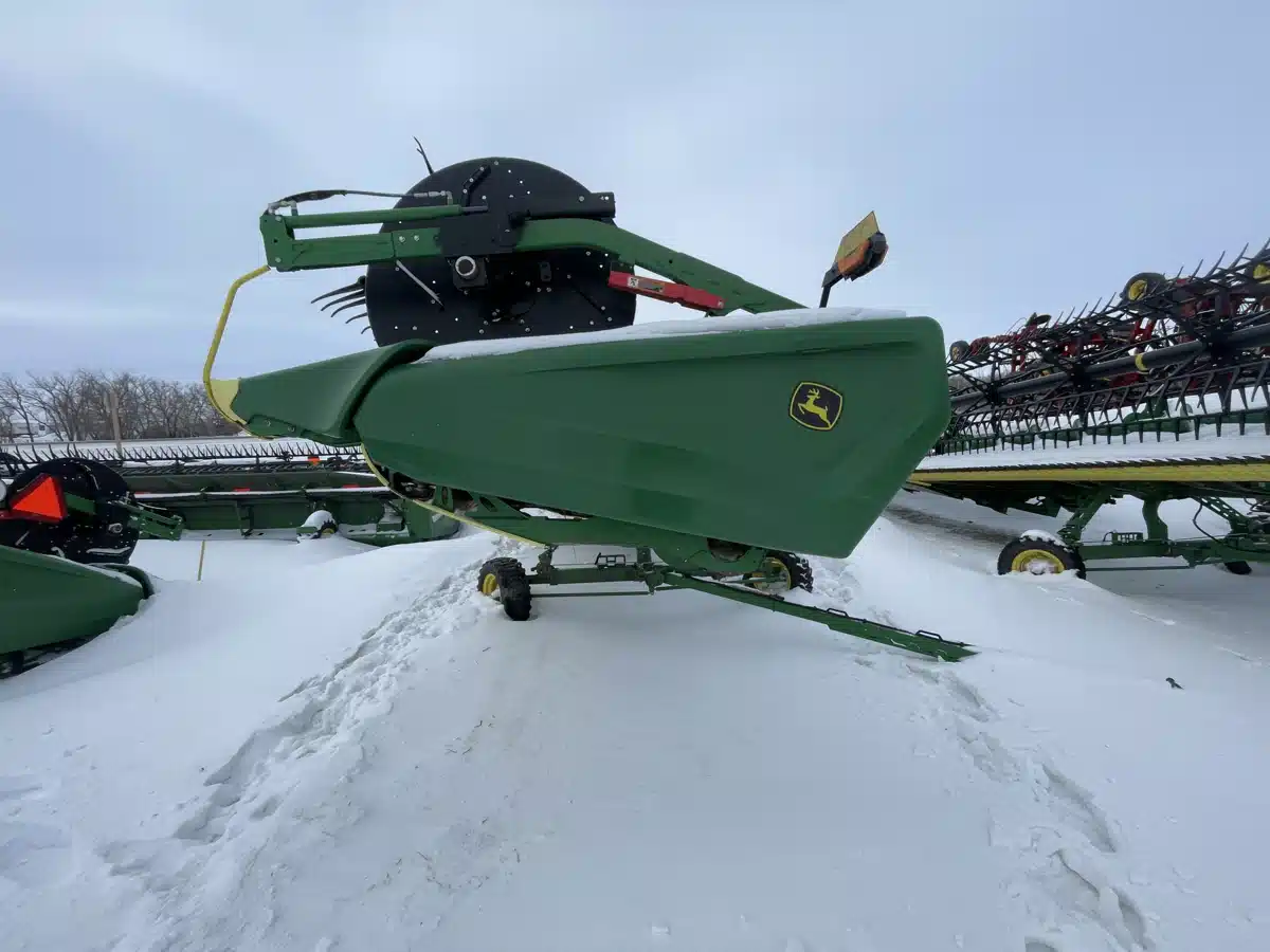Gallery image 2 for Used 2022 John Deere HD45R Header - Draper