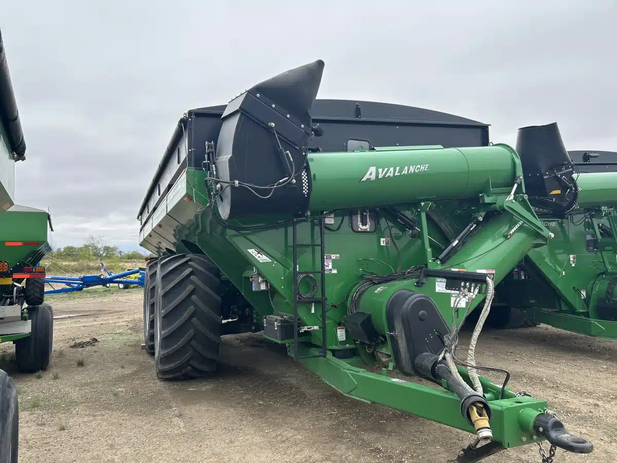 Gallery image 2 for Used 2020 Brent 2096 Grain Cart