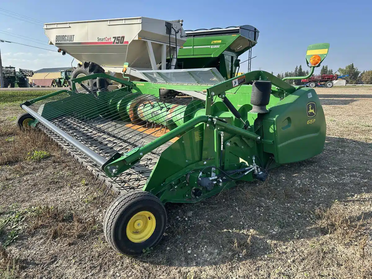 Gallery image 1 for Used 2019 John Deere 615P Header - Draper