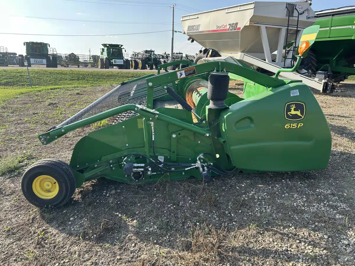 Gallery image 2 for Used 2019 John Deere 615P Header - Draper