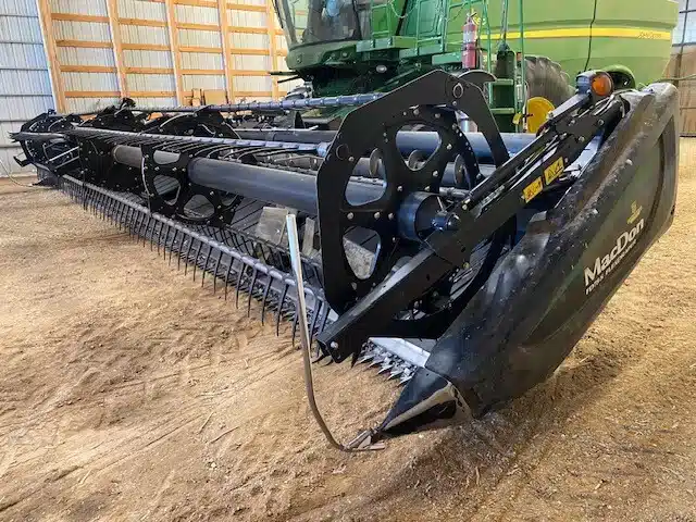 Gallery image 1 for Used 2016 MacDon FD75 Header - Flex Draper