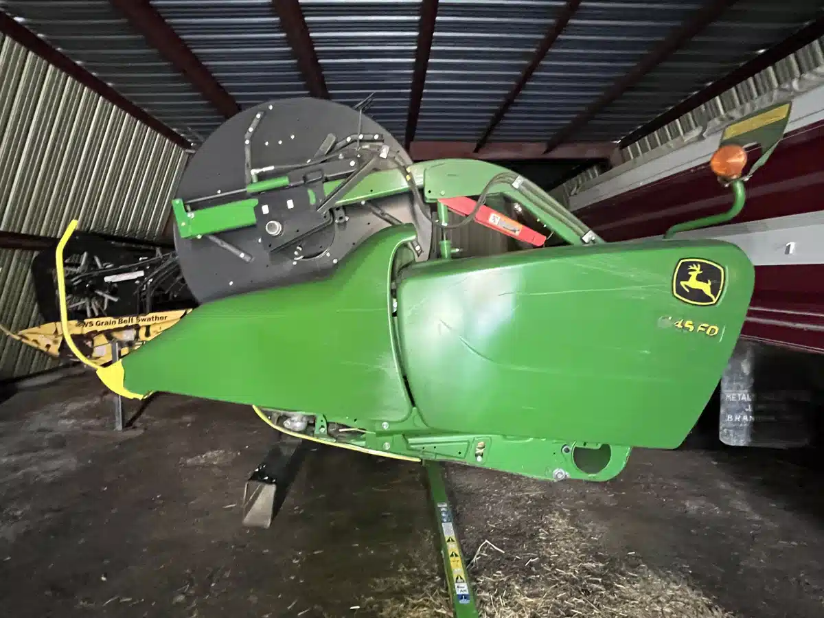 Gallery image 2 for Used 2018 John Deere 645FD Header - Draper