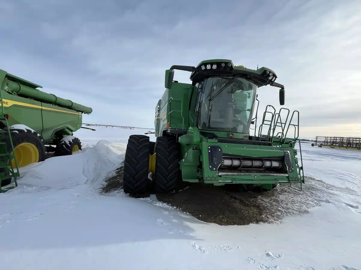 Gallery image 1 for Used 2023 John Deere X9 1100 Combine