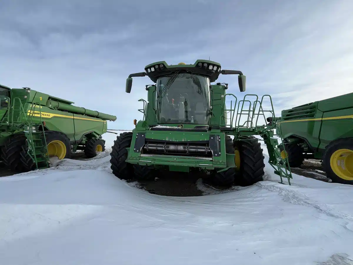 Gallery image 1 for 2023 John Deere X9 1100 Combine