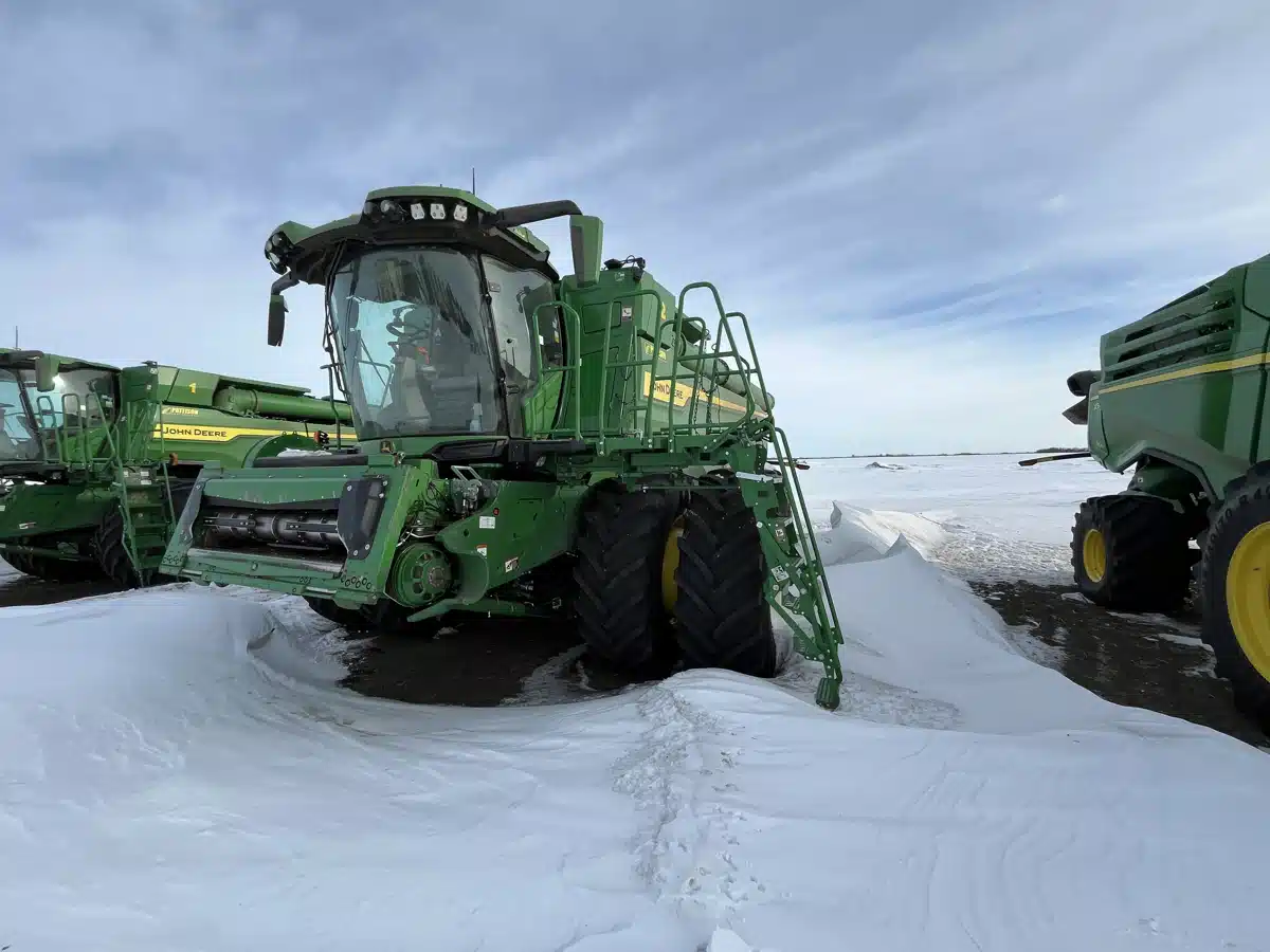 Gallery image 2 for 2023 John Deere X9 1100 Combine