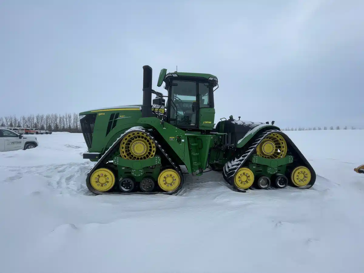 Gallery image 2 for Used 2024 John Deere 9RX 640 Tractor