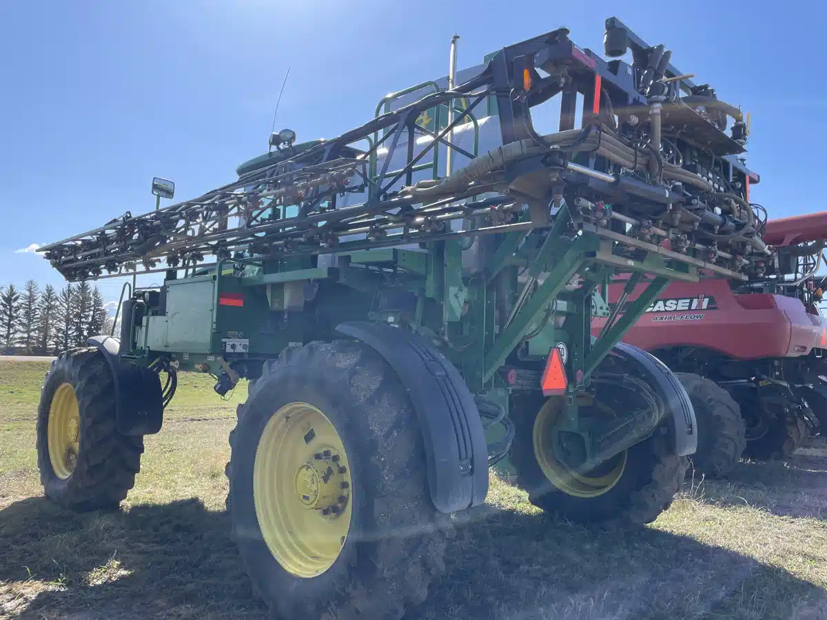 Gallery image 2 for Used 2013 John Deere 4830 Sprayer - Self Propelled