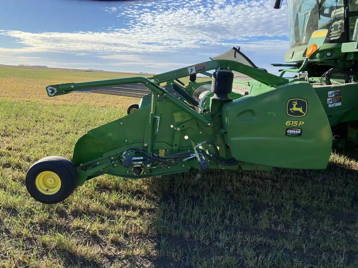 Gallery image 2 for Used 2015 John Deere 615P Header - Pickup