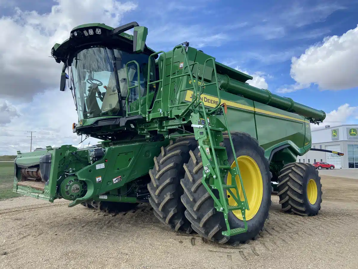 Gallery image 1 for Used 2023 John Deere X9 1000 Combine