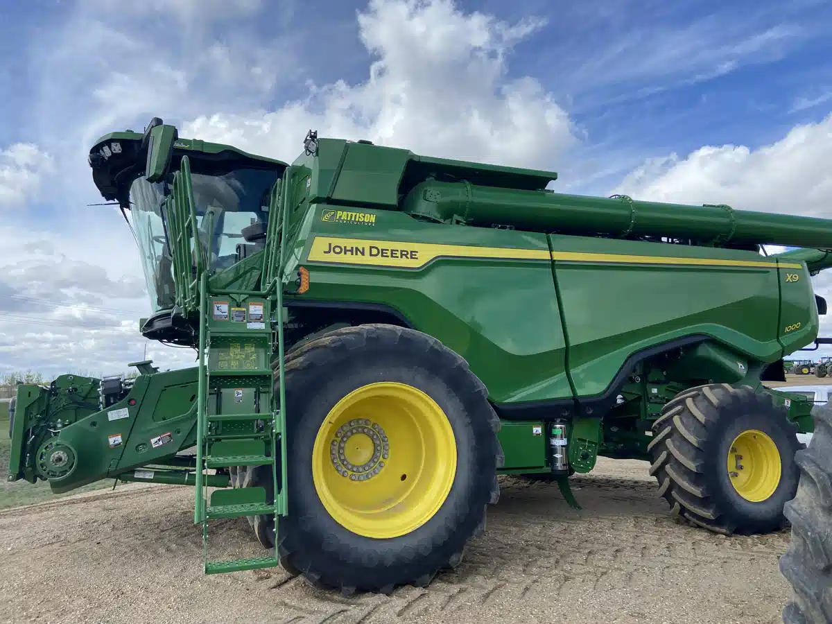 Gallery image 2 for Used 2023 John Deere X9 1000 Combine