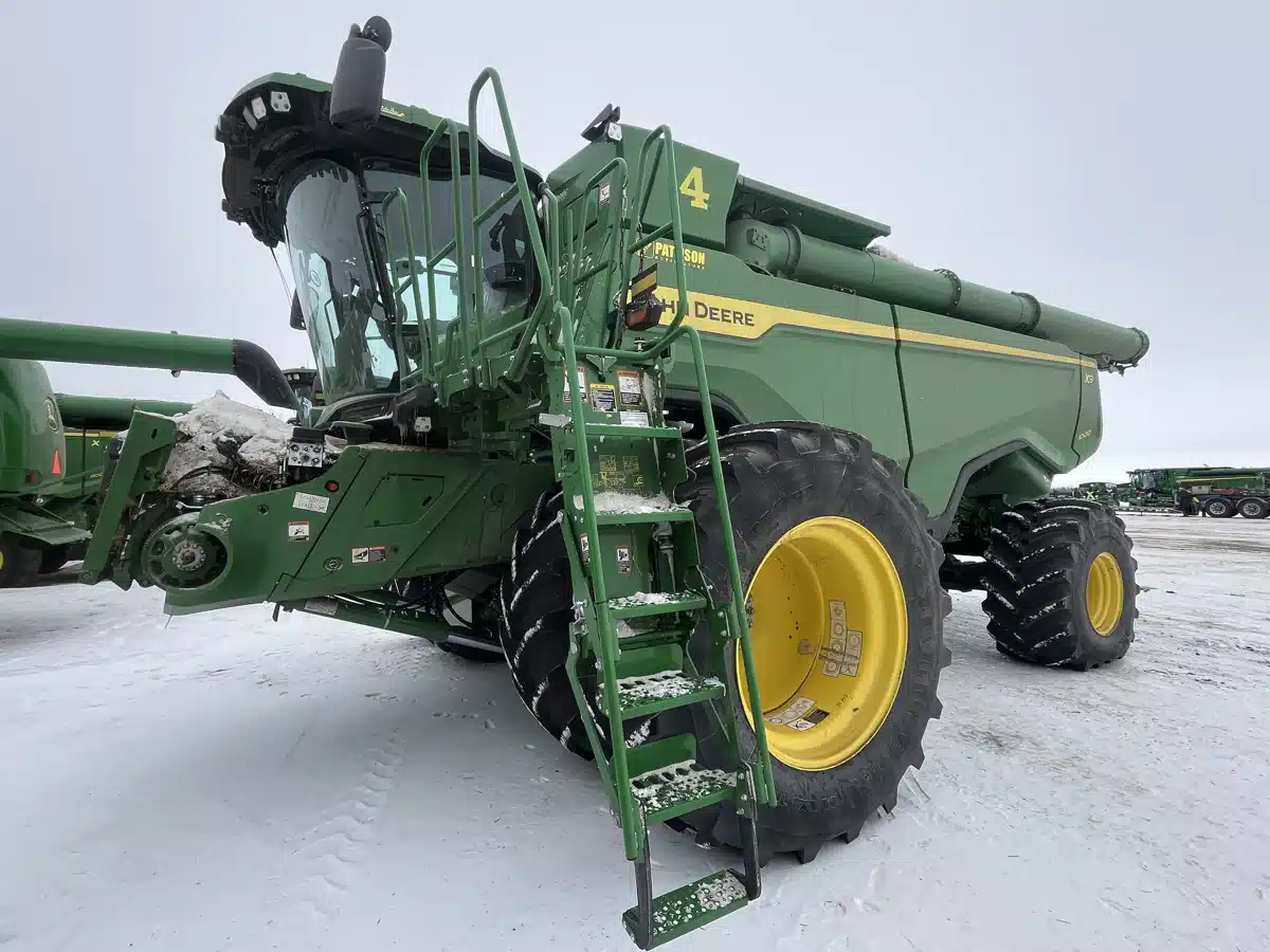 Gallery image 1 for Used 2024 John Deere X9 1000 Combine