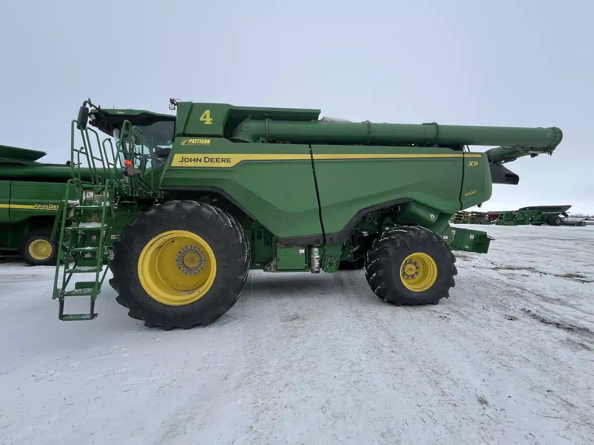 Gallery image 2 for Used 2024 John Deere X9 1000 Combine