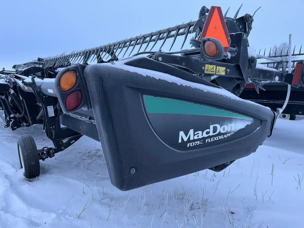 Gallery image 2 for Used 2016 MacDon FD75 Header - Flex Draper