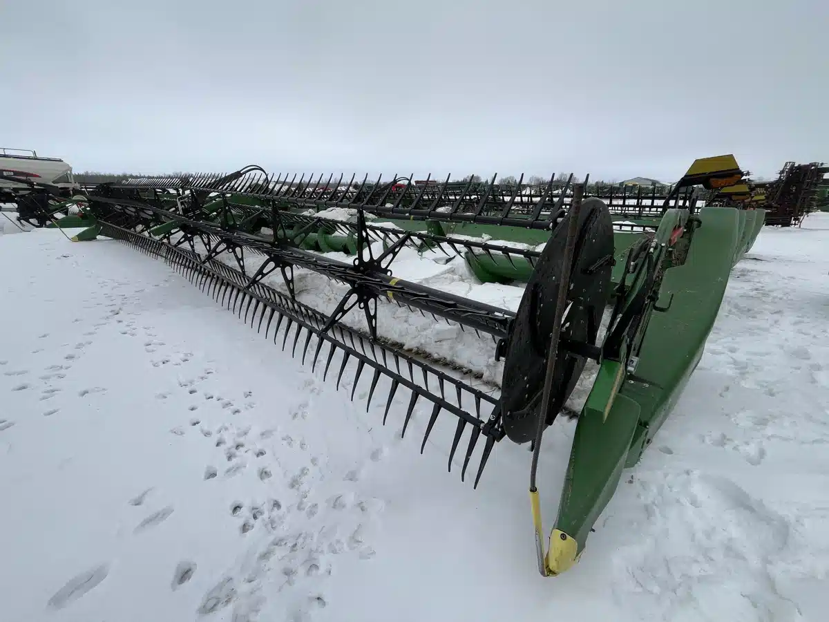 Gallery image 1 for Used 2024 John Deere HD40R Header - Draper