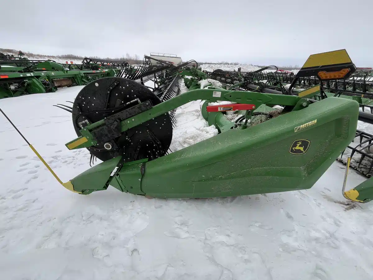 Gallery image 2 for Used 2024 John Deere HD40R Header - Draper