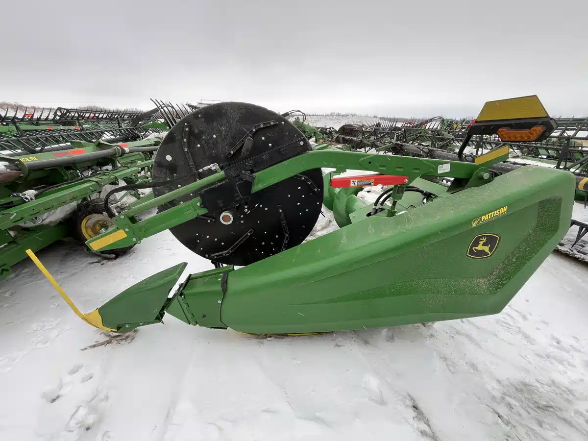 Gallery image 2 for Used 2024 John Deere HD40R Header - Draper