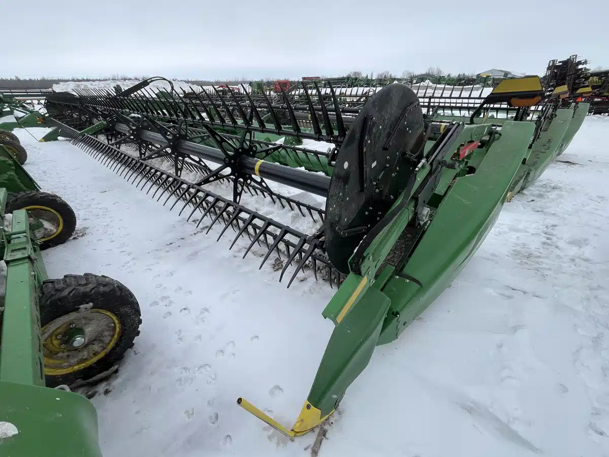 Gallery image 1 for Used 2024 John Deere HD40R Header - Draper