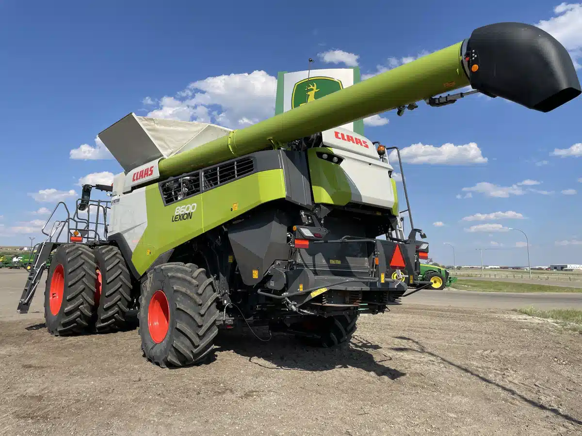Gallery image 2 for Used 2024 CLAAS LEXION 8600 Combine
