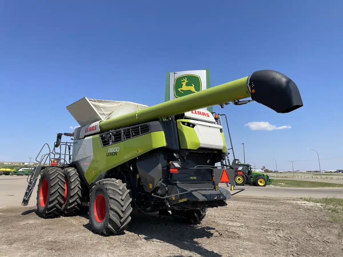 Gallery image 2 for Used 2024 CLAAS LEXION 8600 Combine