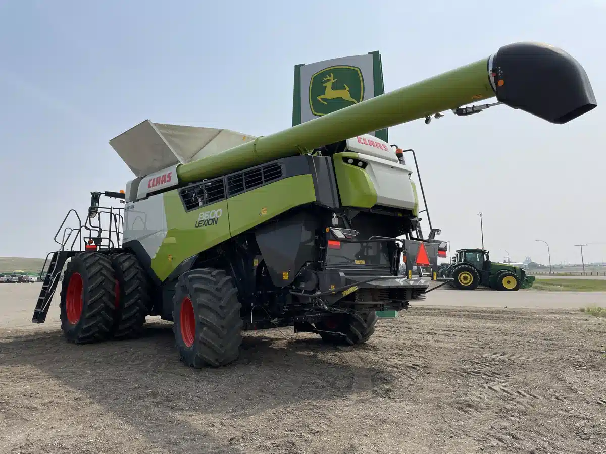 Gallery image 2 for Used 2024 CLAAS LEXION 8600 Combine