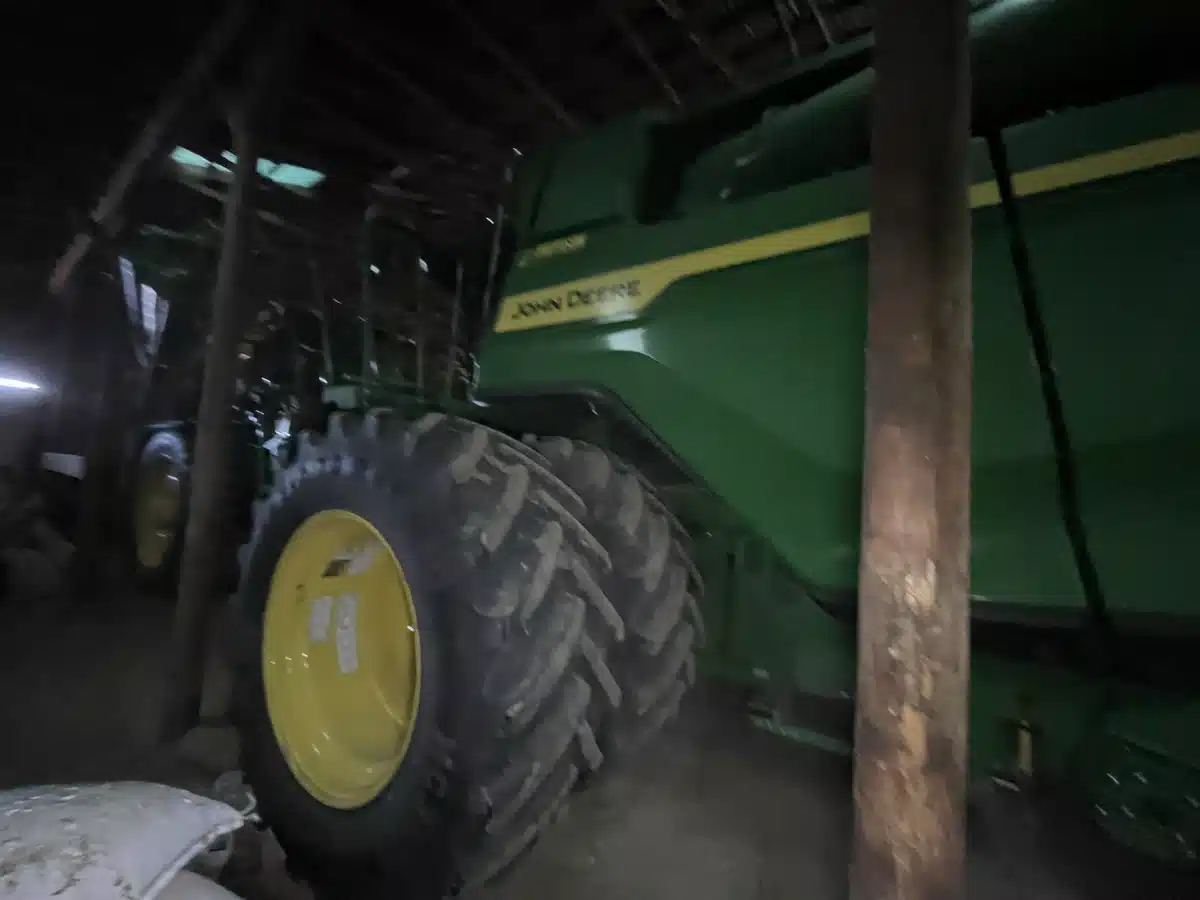 Gallery image 2 for Used 2023 John Deere X9 1100 Combine