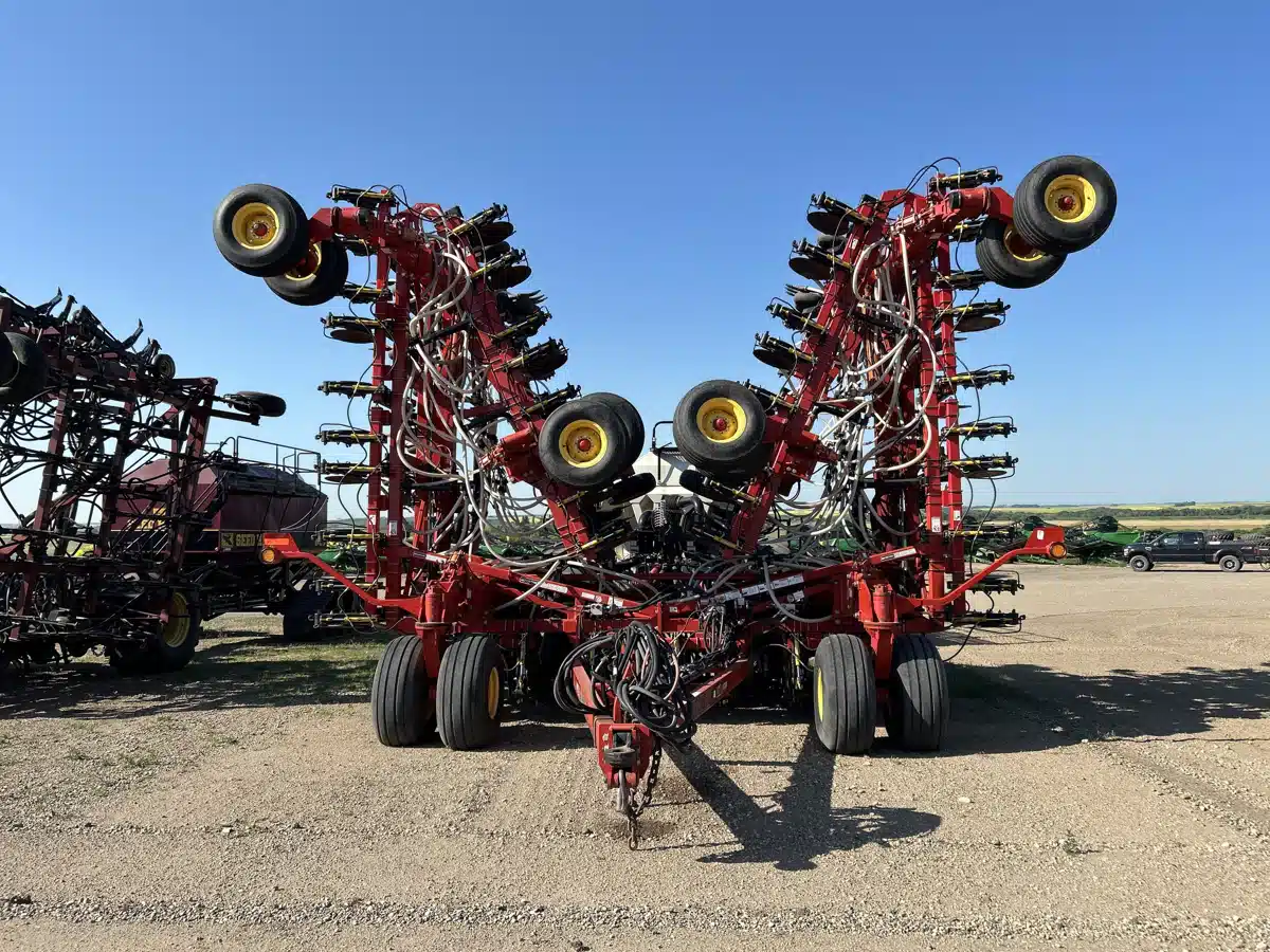 Gallery image 2 for Used 2013 Bourgault 3320-SIZE-UNSPECIFIED Air Drill