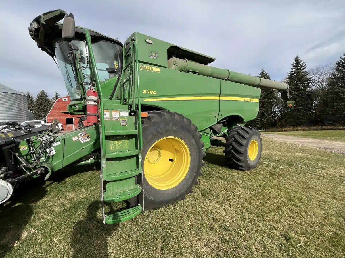Gallery image 1 for Used 2022 John Deere S780 Combine