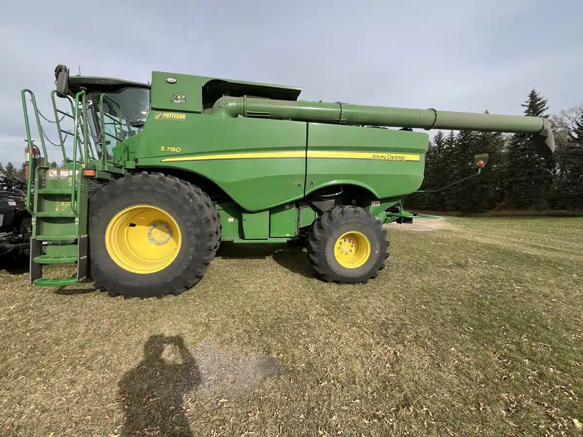 Gallery image 2 for Used 2022 John Deere S780 Combine