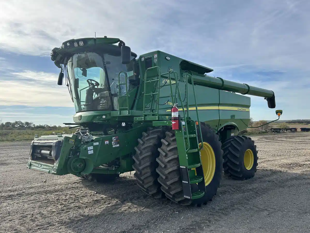 Gallery image 1 for Used 2022 John Deere S780 Combine