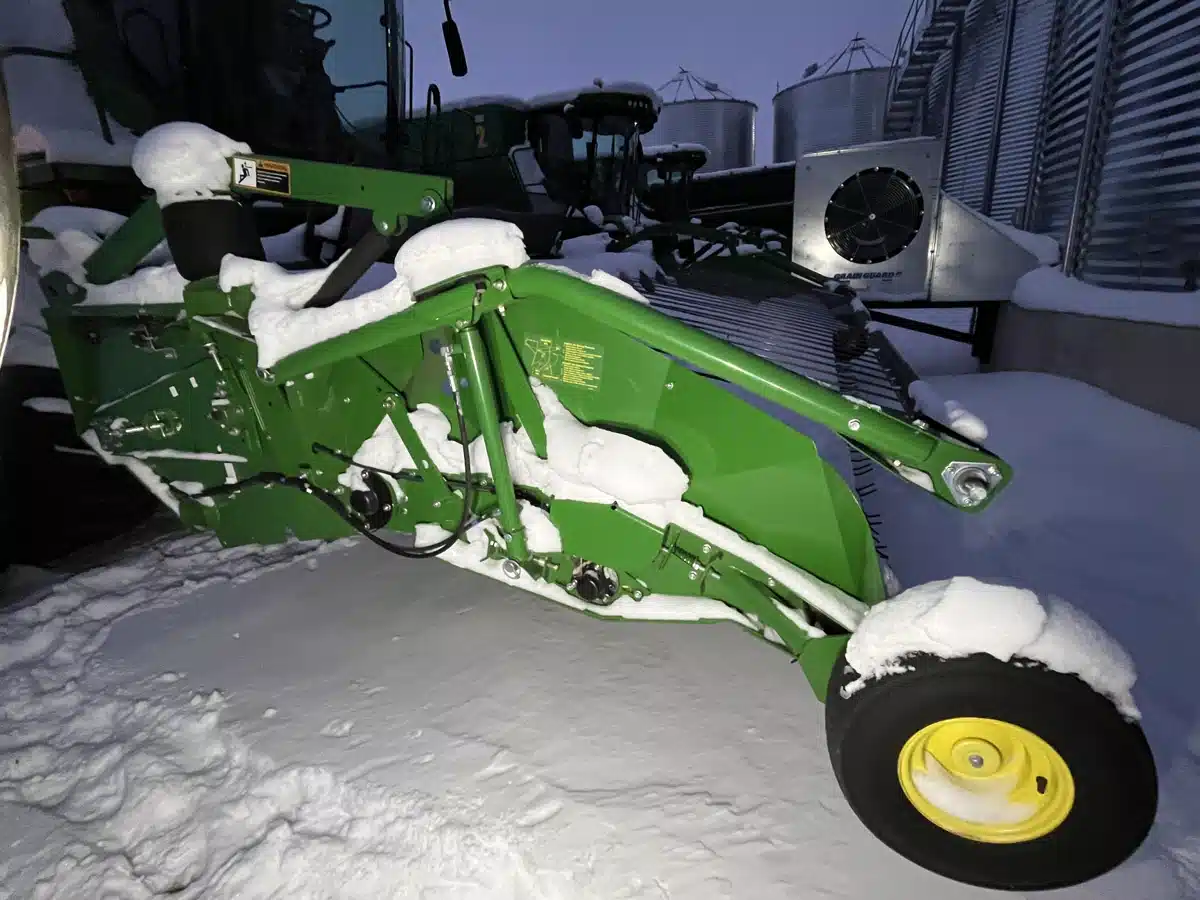 Gallery image 2 for Used 2016 John Deere 615P Header - Pickup